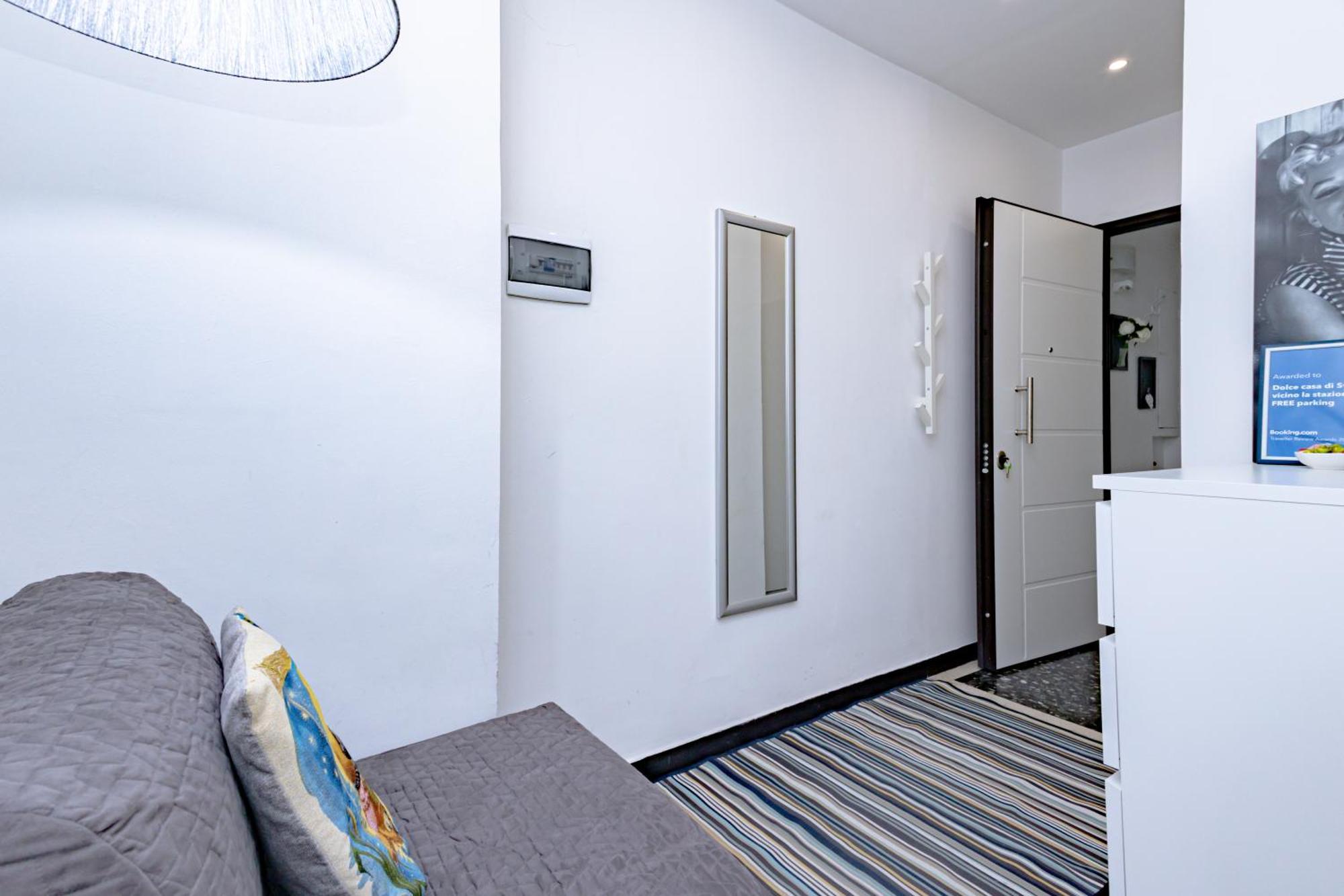 Dolce Casa Di Sve Vicino La Stazione Apartment Genoa Exterior photo